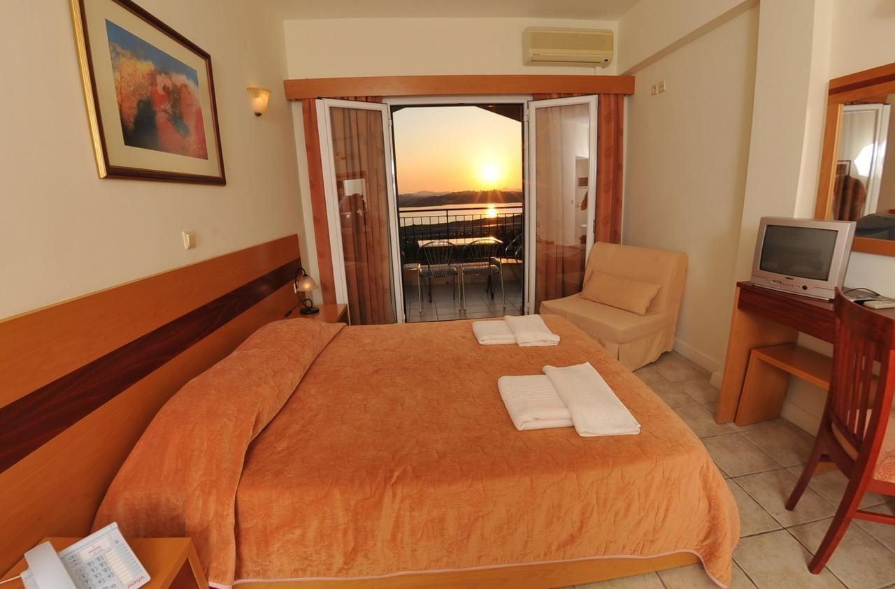 Corfu Hellinis Hotel Kanoni  Bagian luar foto